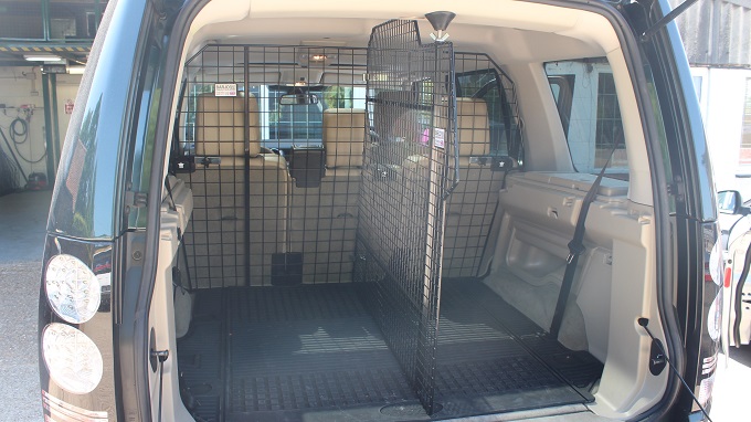 Dog Guard and Divider - Land Rover Discovery 4 2010-2017
