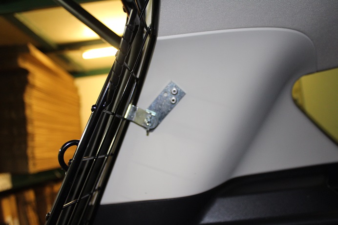 Kuga 10 on Top TG Fitting.JPG